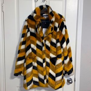 Apparis Geometric Multicolor Coat